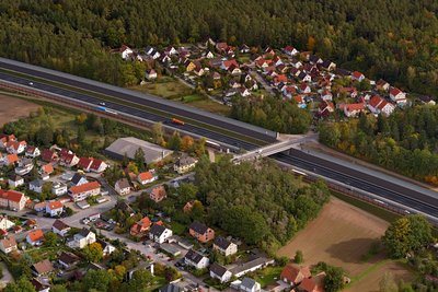Ausgebauter Abschnitt bei Schwabach (Foto: Hajo Dietz - Nürnberg Luftbild)
